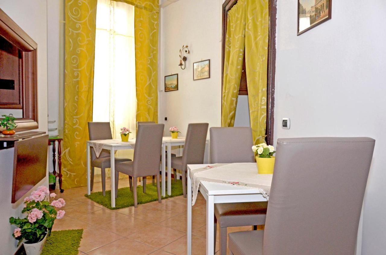 Bed & Breakfast A Castel Capuano Naples Exterior photo